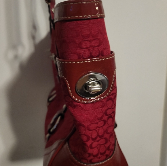 Coach RARE Red Signature Hamptons Tote - Picture 6 of 9